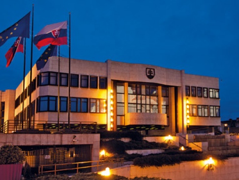 nazov