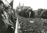 Václav Havel na návšteve Košíc v decembri 1989. V jeho blízkosti stál aj Marcel Strýko, no odmietol sa fotografovať. (foto: archív Pavla Iča)