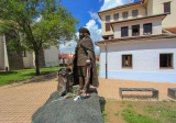 Socha Františka II. Rákociho pri replike jeho exilového domu v Košiciach. (foto: archív Pavla Iča)