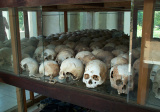 Lebky obetí Červených Kmérov. Fotografia 2. (zdroj: wikipedia) 