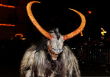 Rakúsko. Na Vianoce sa zjavuje démonická príšera s rohmi a chlpmi „Krampus“ autor Michael Kleinsasser www.pixabay.com 3837177.jpg