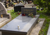Milan Pišút. Zomrel vo veku 76 rokov 8. mája 1984. Pochovaný je v Bratislave na cintoríne Slávičie údolie v priestore V.I.P. neďaleko hlavného vchodu.