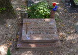 Valach Gustav *16. 3. 1921 — † 27. 4. 2002, cintorín Vrakuňa-Ružinov, Bratislava
