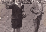 Jozef Kroner s Vladimírom Gajdošíkom st. na futbalovom turnaji, ktorému prepožičal svoje meno (foto: Milan Mravec)