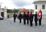 Čestná stráž PR SR, jej nástup na chvíľu pozdržal oneskorený príchod českej delegácie vedenej prezidentom ČR Milošom Zemanom