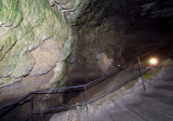 Jaskyňa má na výšku 6 metrov, priemer 22 metrov a celoročnú stálu teplotu približne 8°C.